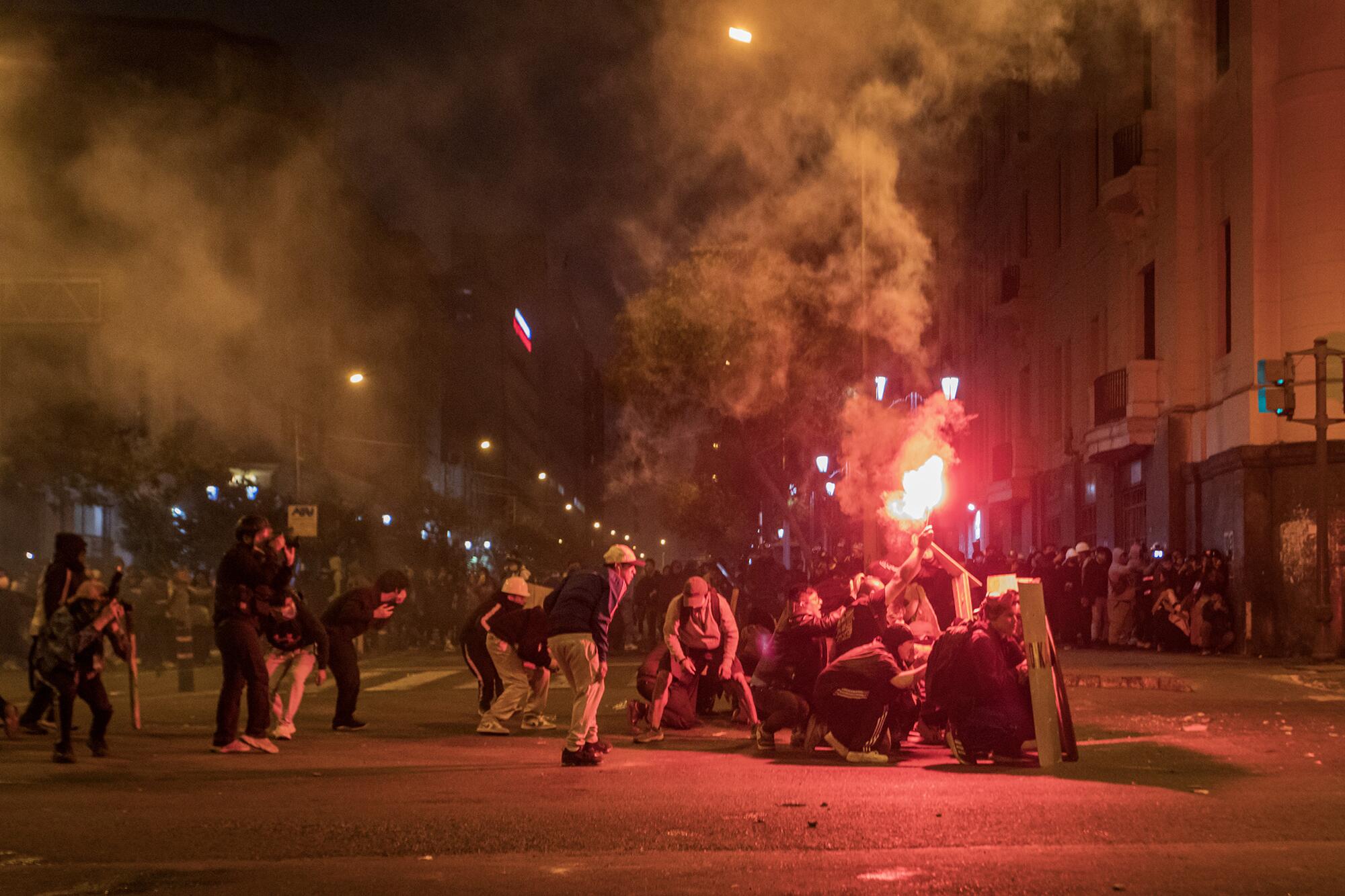 Enfrentamientos entre manifestantes y policía en Lima (Perú) el 15 de octubre de 2025. - 14